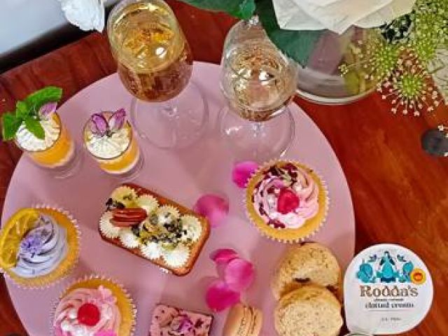afternoon-tea-hampers (2)-kireth-ai